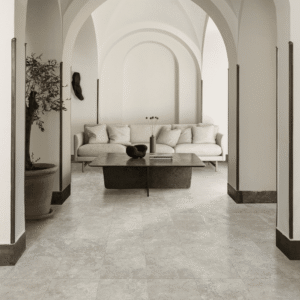 TRAV CROSS CUT LIGHT GREY - LIFESTYLE